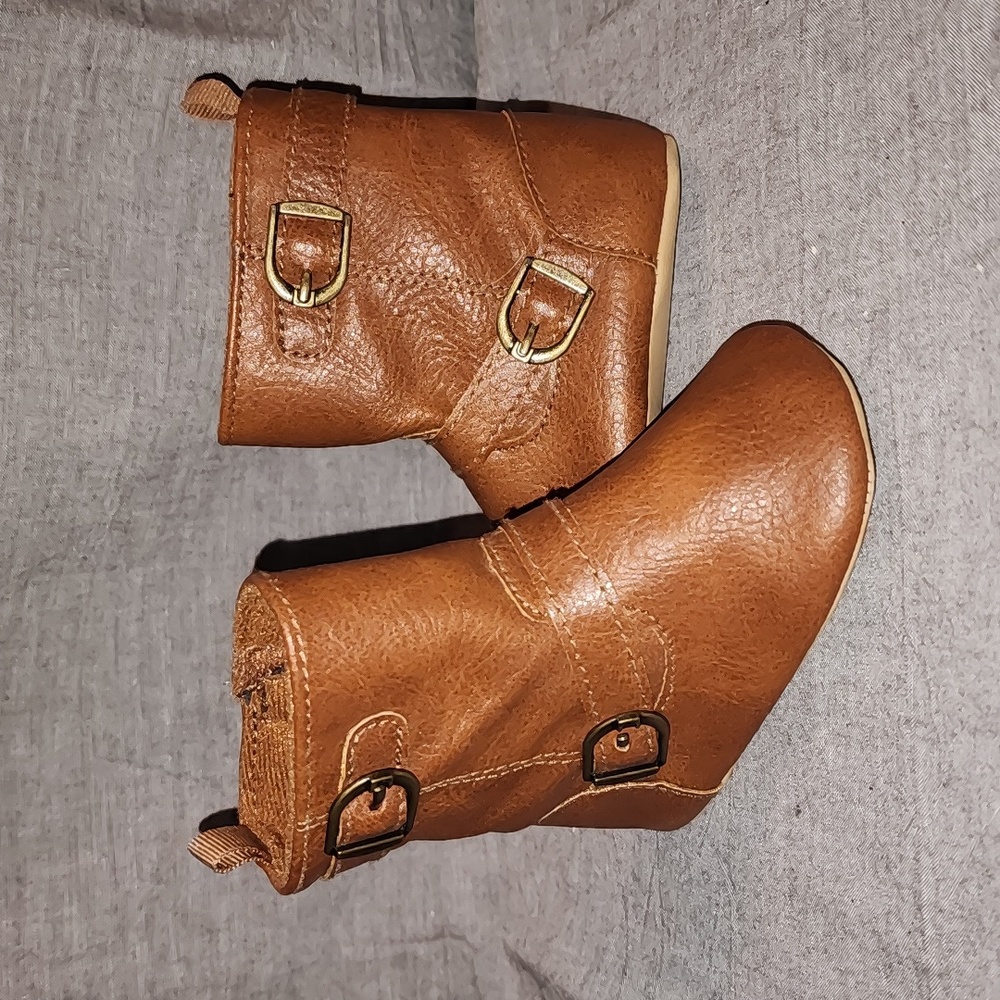 Soft sole baby boots